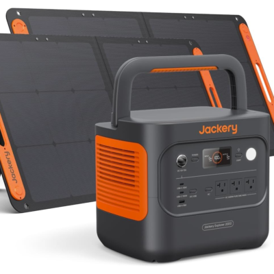 Jackery Solar Generator 2000 v2 con 2 paneles solares Solar Saga de 100 W